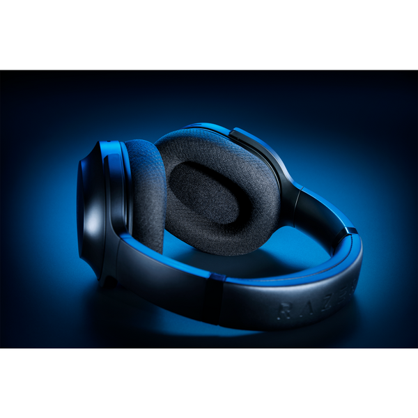 Casti Razer Barracuda Wireless, frecventa raspuns 20 Hz – 20 kHz, sensibilitate 96dB, izolare fonica pasiva, conectivitate USB-C Wireless (2.4GHz); Bluetooth 5.2; 3.5mm Analog, frecventa raspuns microfon 100 Hz - 10 kHz, autonomie pana la 40 ore, negru